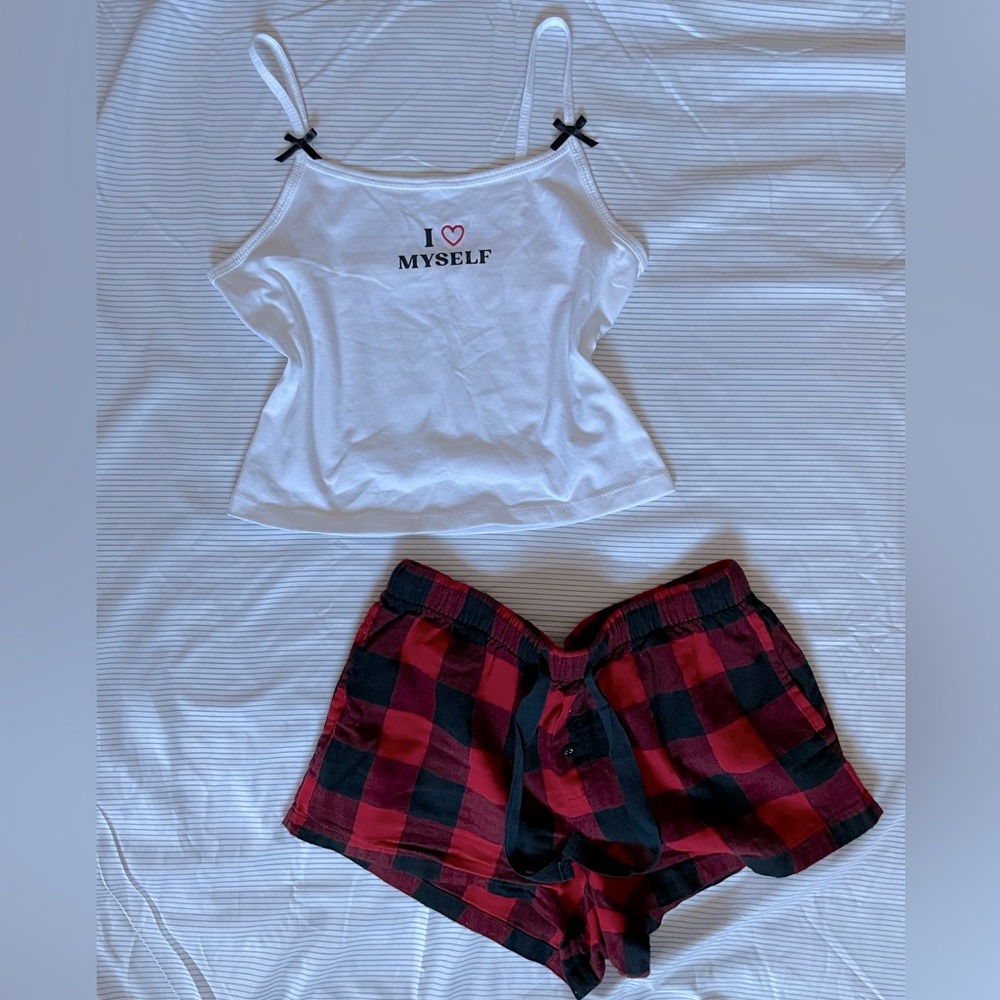 Woman’s White and Red Plaid Pajama Set